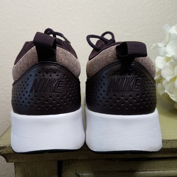 Nike Air Max Thea Knit Sneakers - Picture 4 of 10